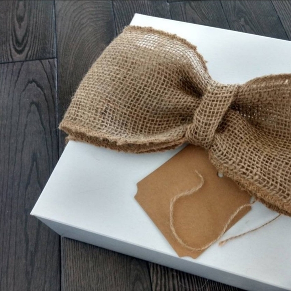 💗Baby Girl Gift Box with Knitted Blanket,  Pink Moccasins, & Letterboard - Picture 5 of 8